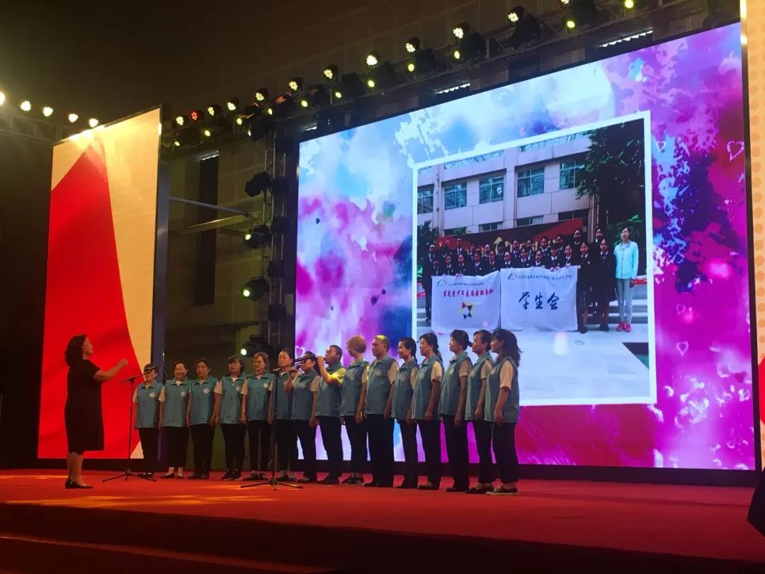 全国首支机器人交警中队，正式上岗！