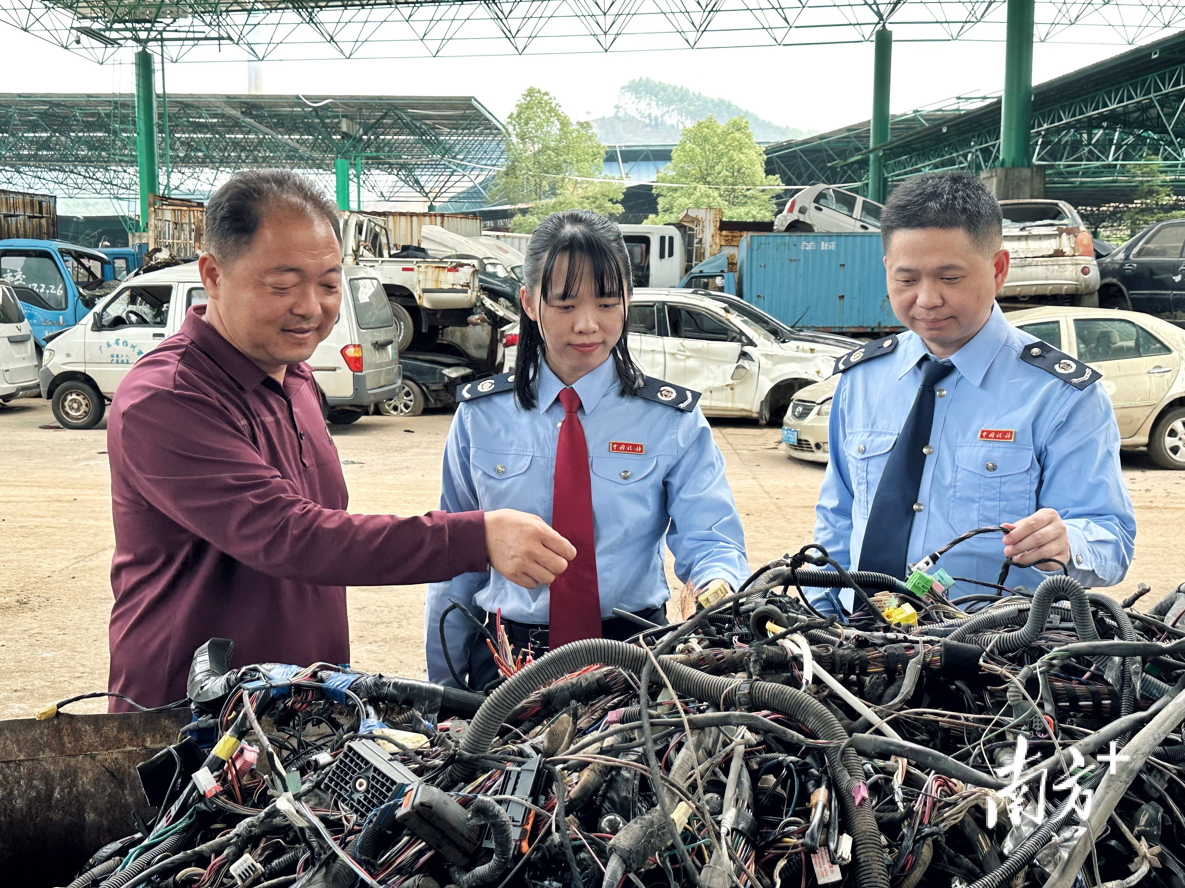 “反向开票”落地一个月有余：企业开票更便利 行业发展更规范