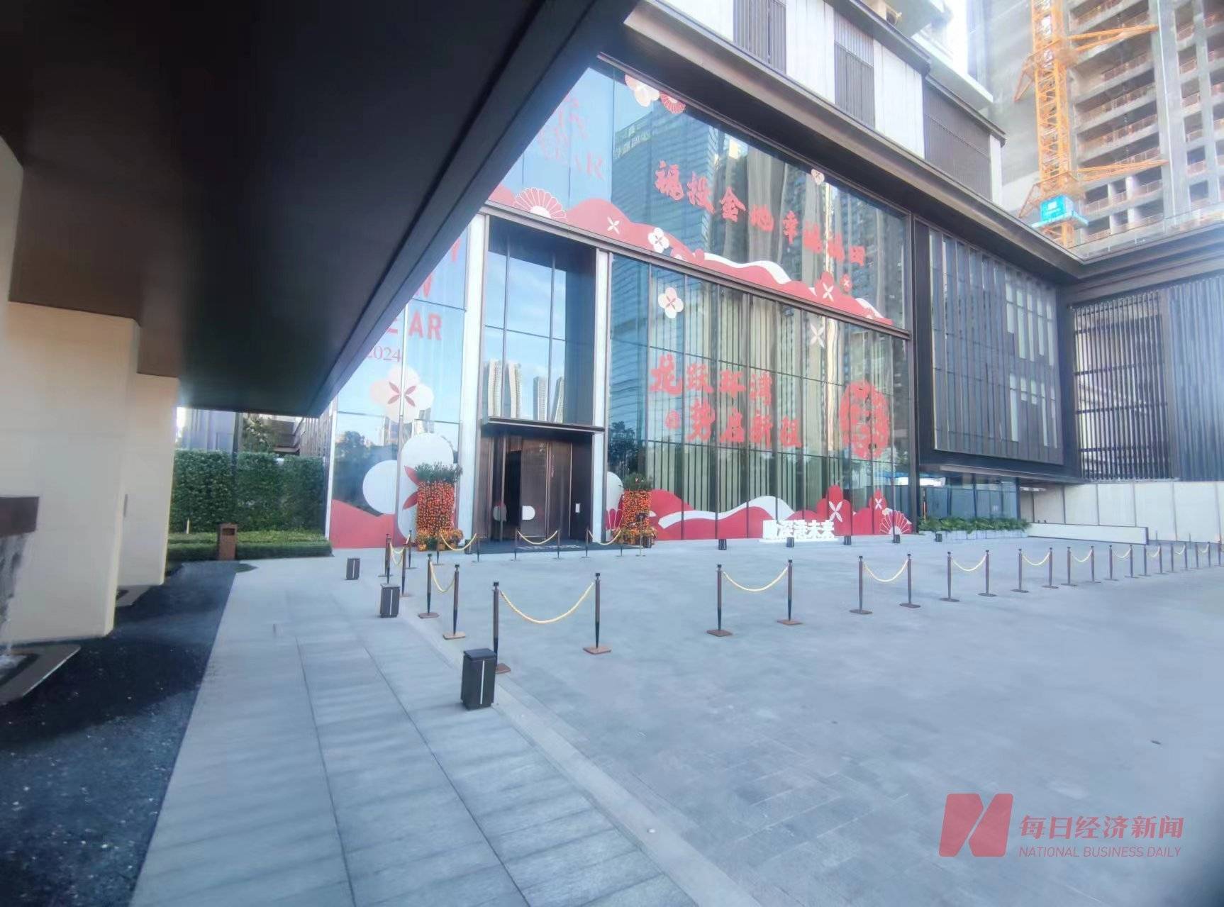 【假期e线实探】深圳楼市新政后：新房成交大增，有楼盘收缩折扣！