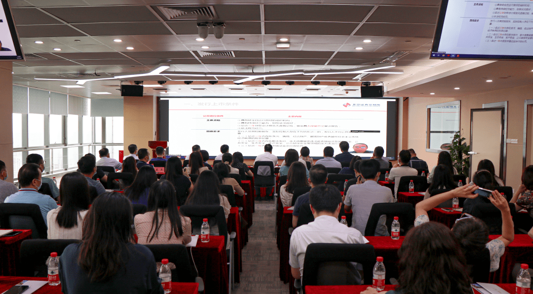 新三板创新层公司合顺兴新增专利信息授权：“一种新型洗手盘清洁剂的容器”