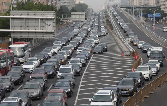 今日全国高速公路车流量将超6500万辆次