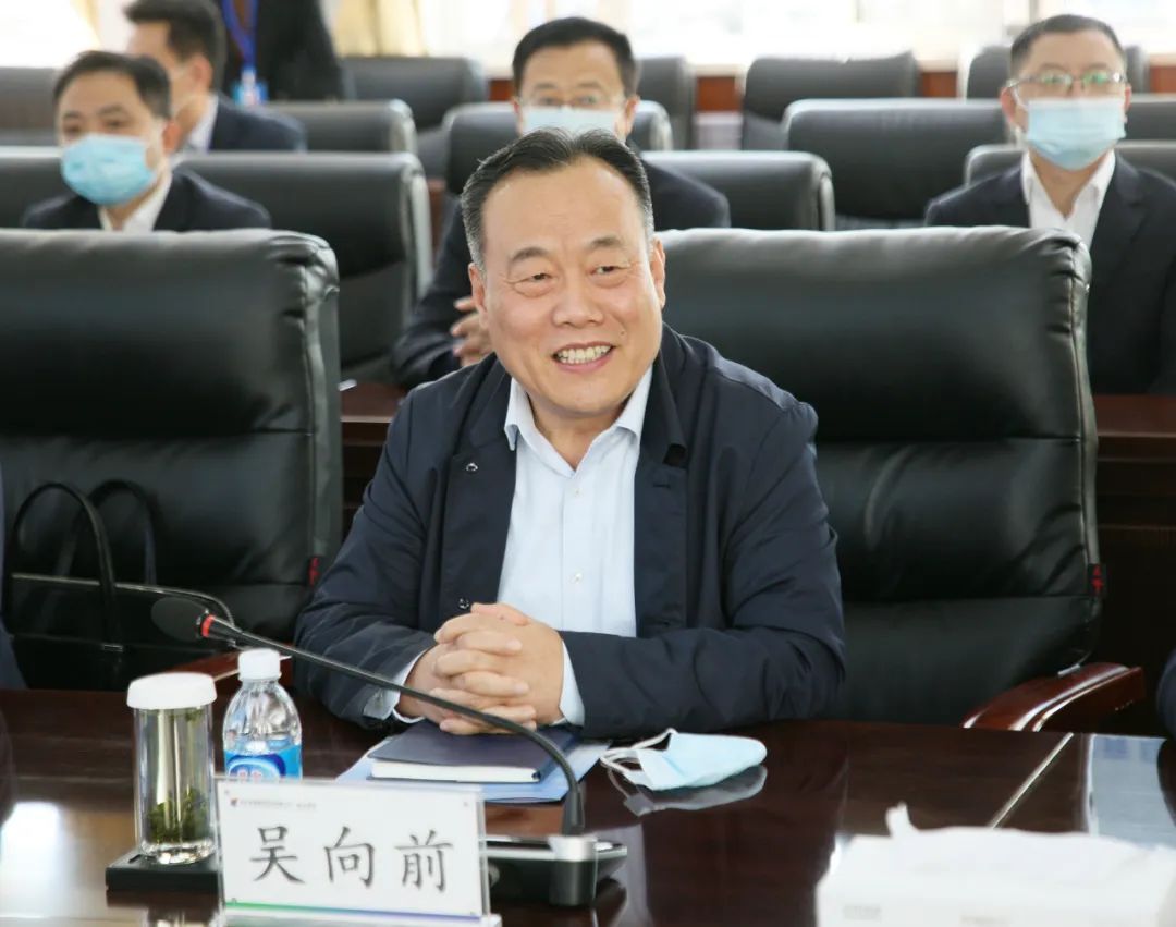兖矿能源获得发明专利授权：“一种薄煤层嵌入式截割装置及方法”