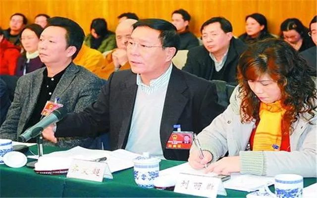 国家铁路局局长费东斌会见哥伦比亚交通部长罗哈斯