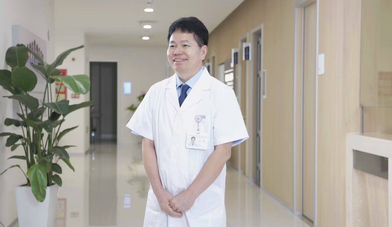 多次宴请公职人员，南通爱尔眼科医院CEO被撤销政协委员身份