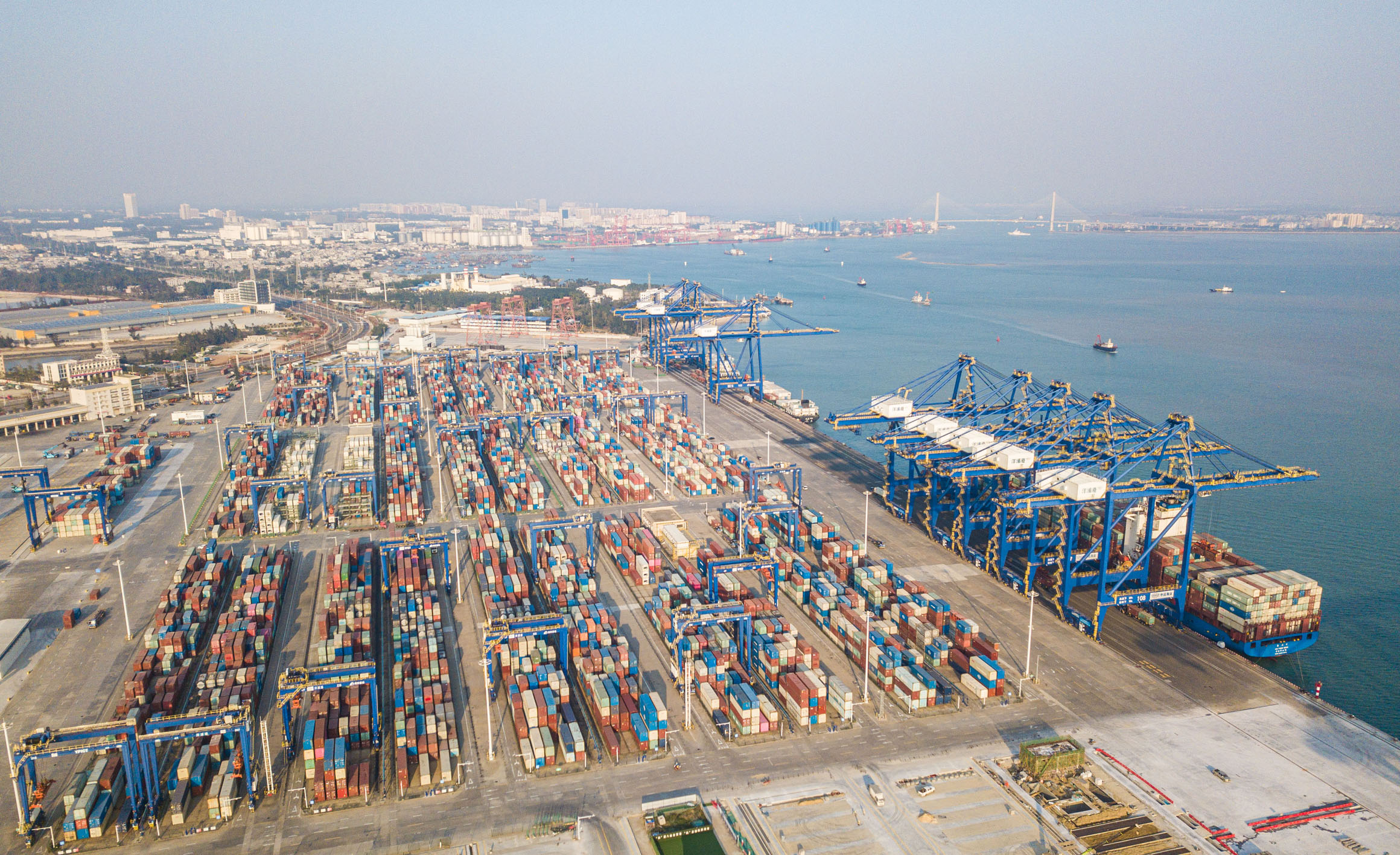 2025年前两个月比港集装箱吞吐量增长12.5%