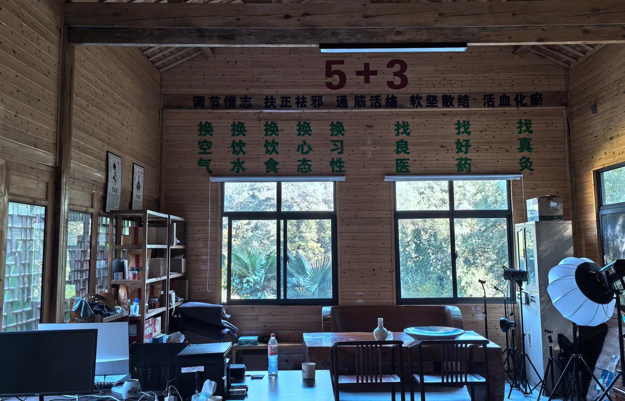 “杀死癌细胞仅需10天”，有病人治疗期间死亡！深圳一公司老板骗取多名患者“救命钱”208万元，被判14年，罚金7万元