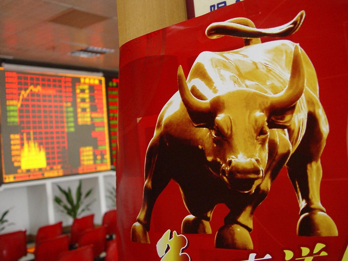 金银价暴跌，000426股价也崩了，公司董秘第三个跌停板精准抄底！他十多年来总计买了6次一股未卖，浮盈近900万元，等于10倍年薪