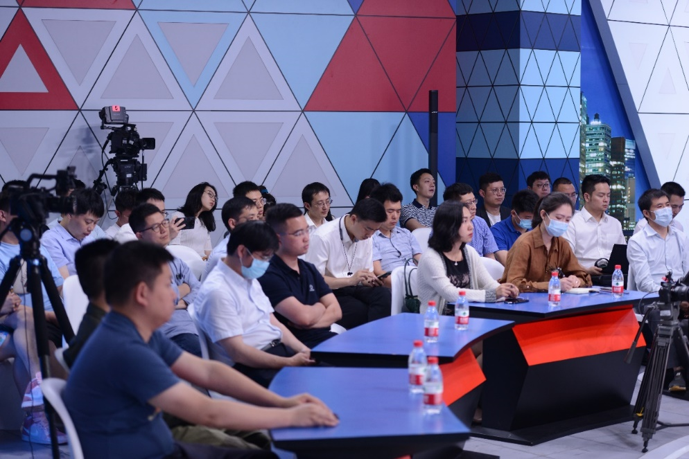 格林美：决定每月召开一次全球投资者接待日活动