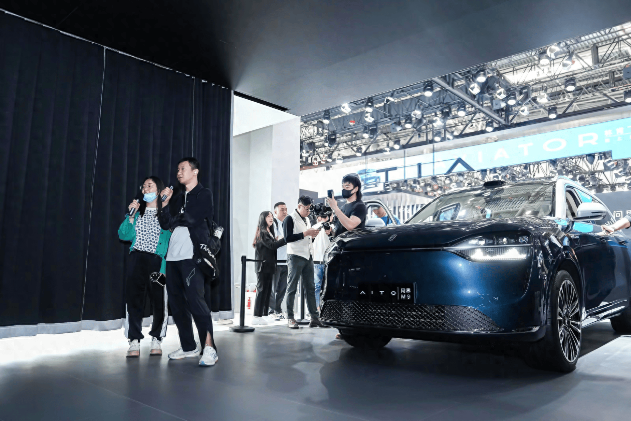 莱赛激光获得实用新型专利授权：“一种数字投影车灯”