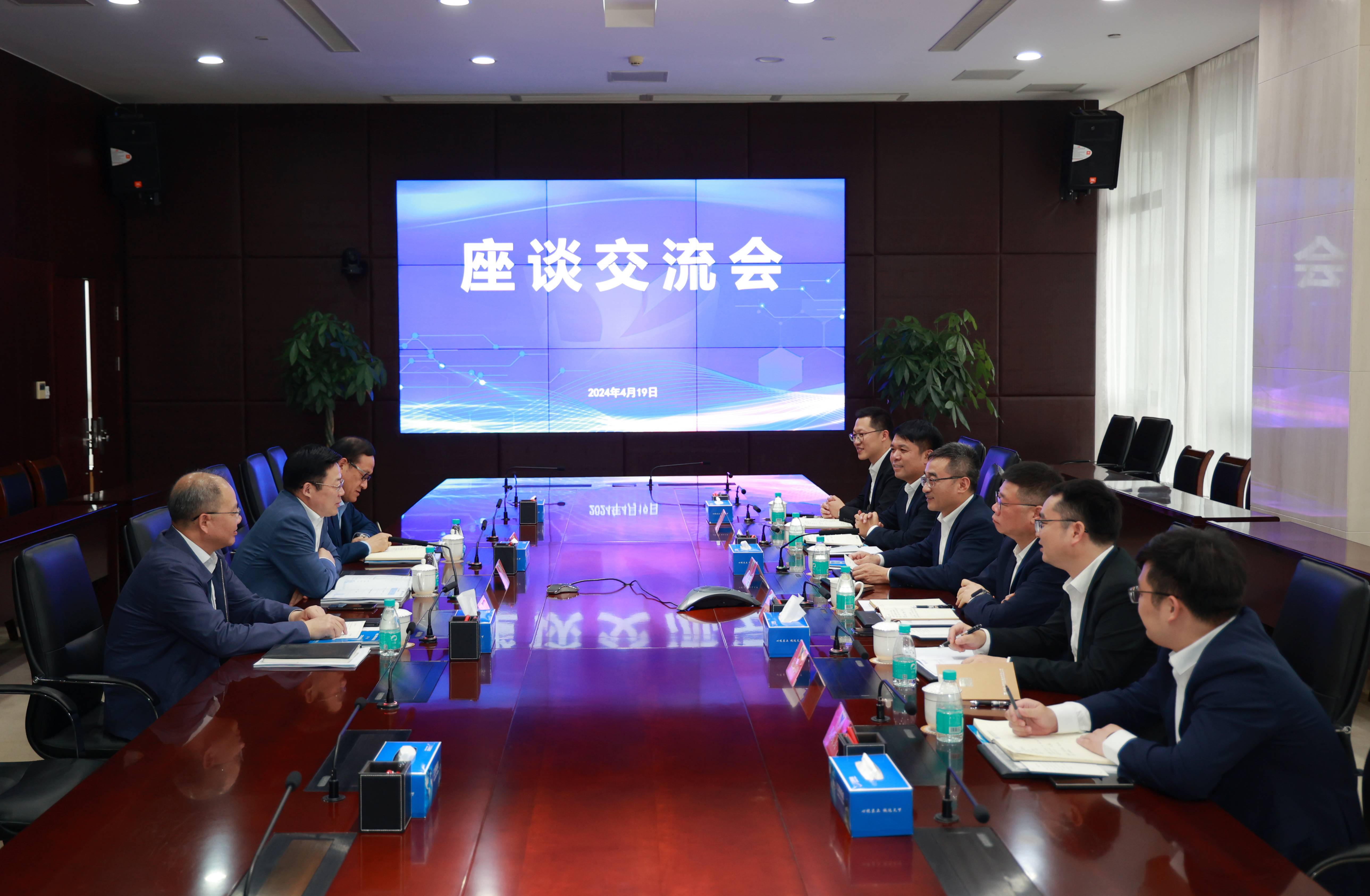 专访全国人大代表、悦达集团董事长张乃文：建议加快推广车网互动