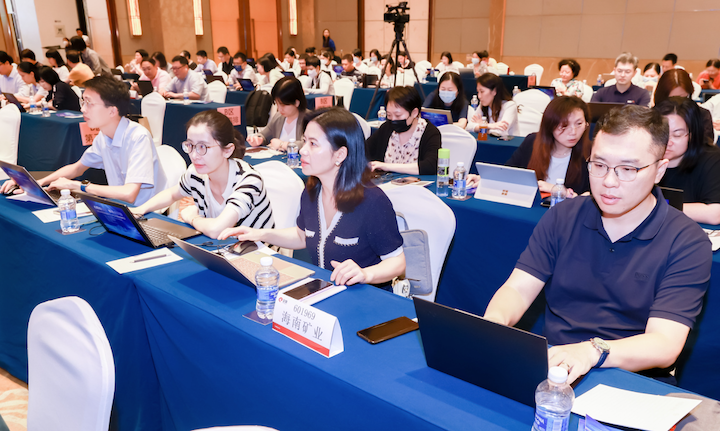 海南矿业：公司主要客户为大型钢企及国家石油公司