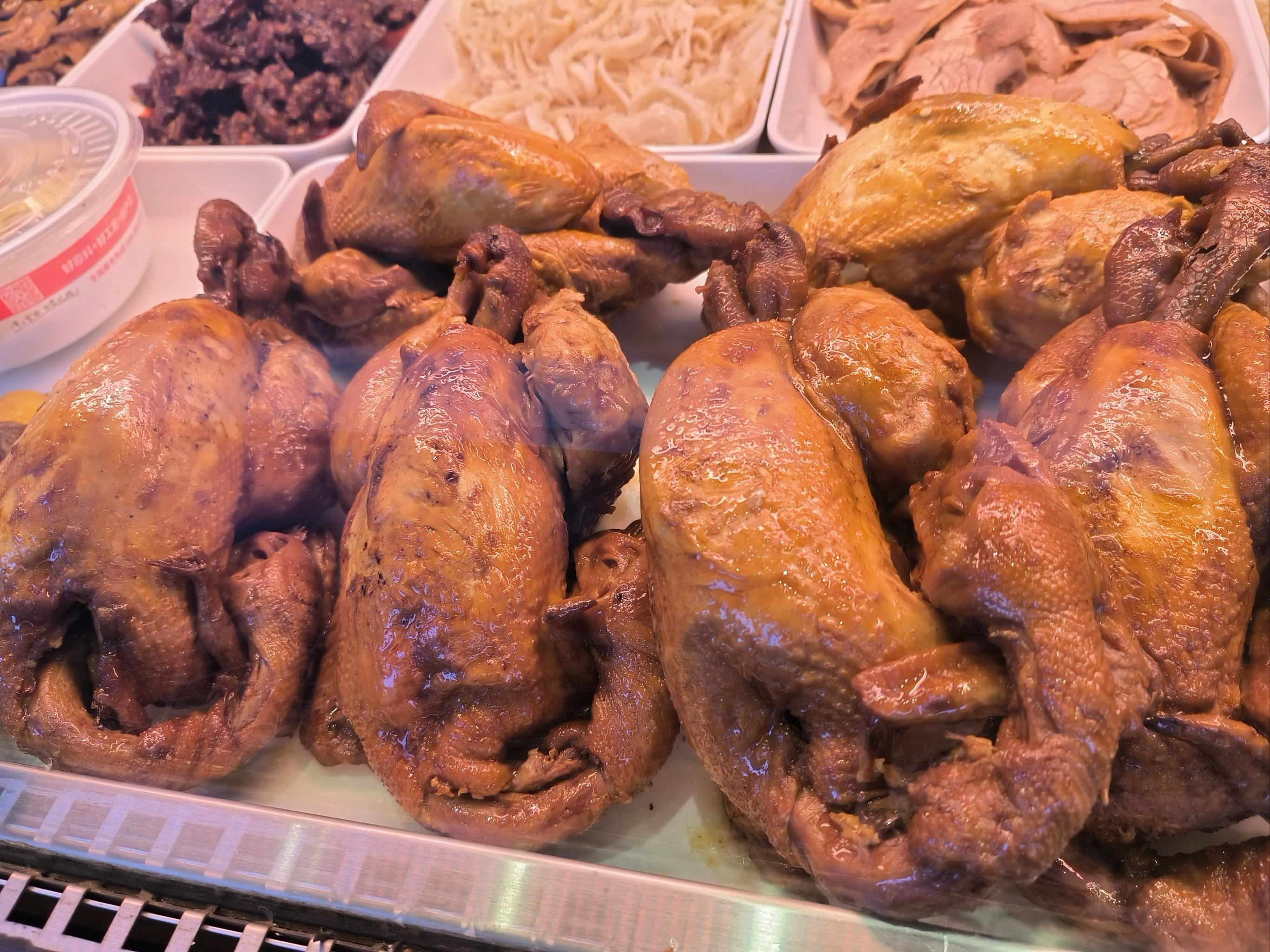夫妻肺片卖不动了，紫燕食品2025年首现业绩双降，华东大本营收入继续承压