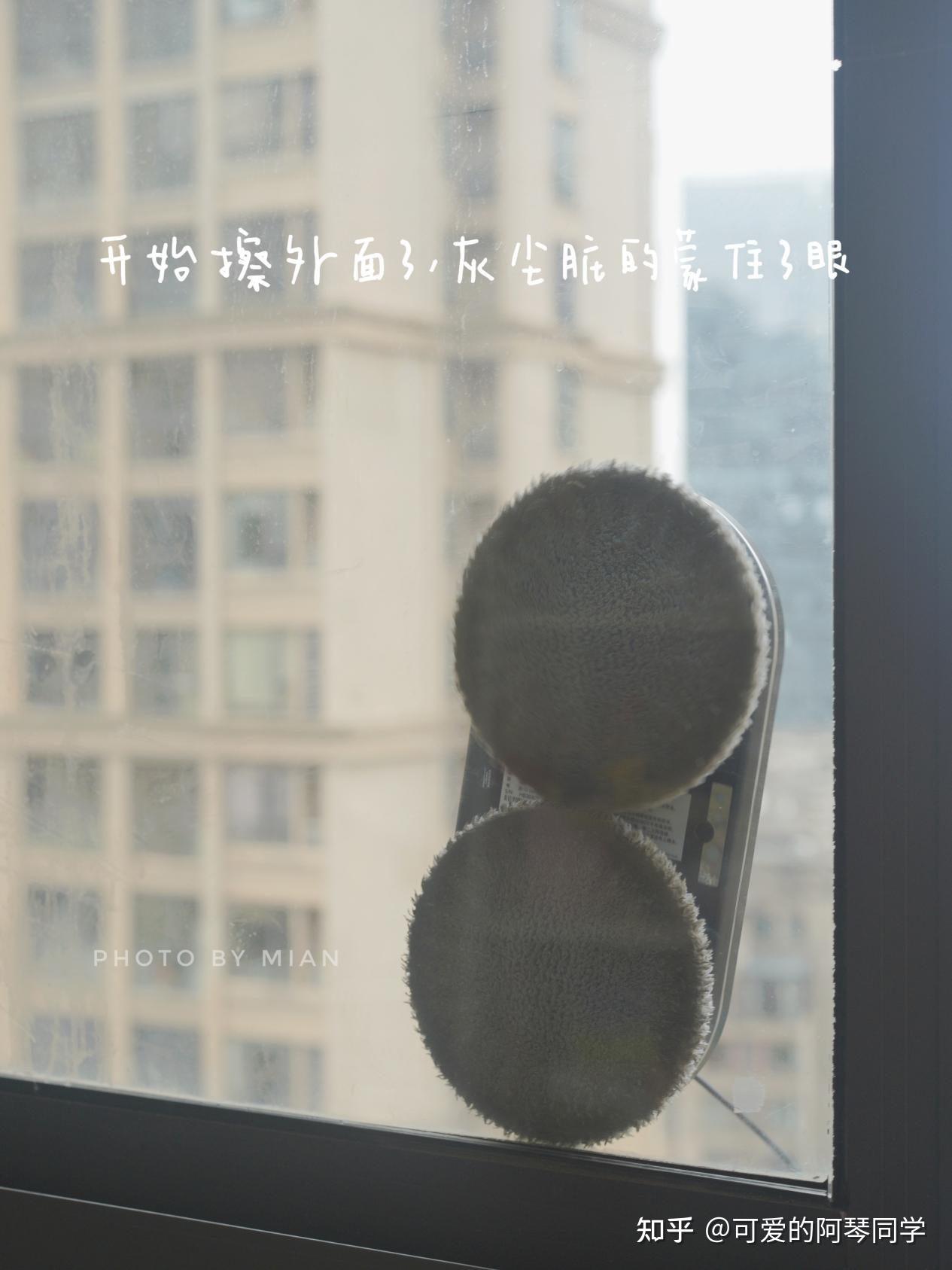 钢铁保洁深圳上岗:家政阿姨有了机器人“同事”