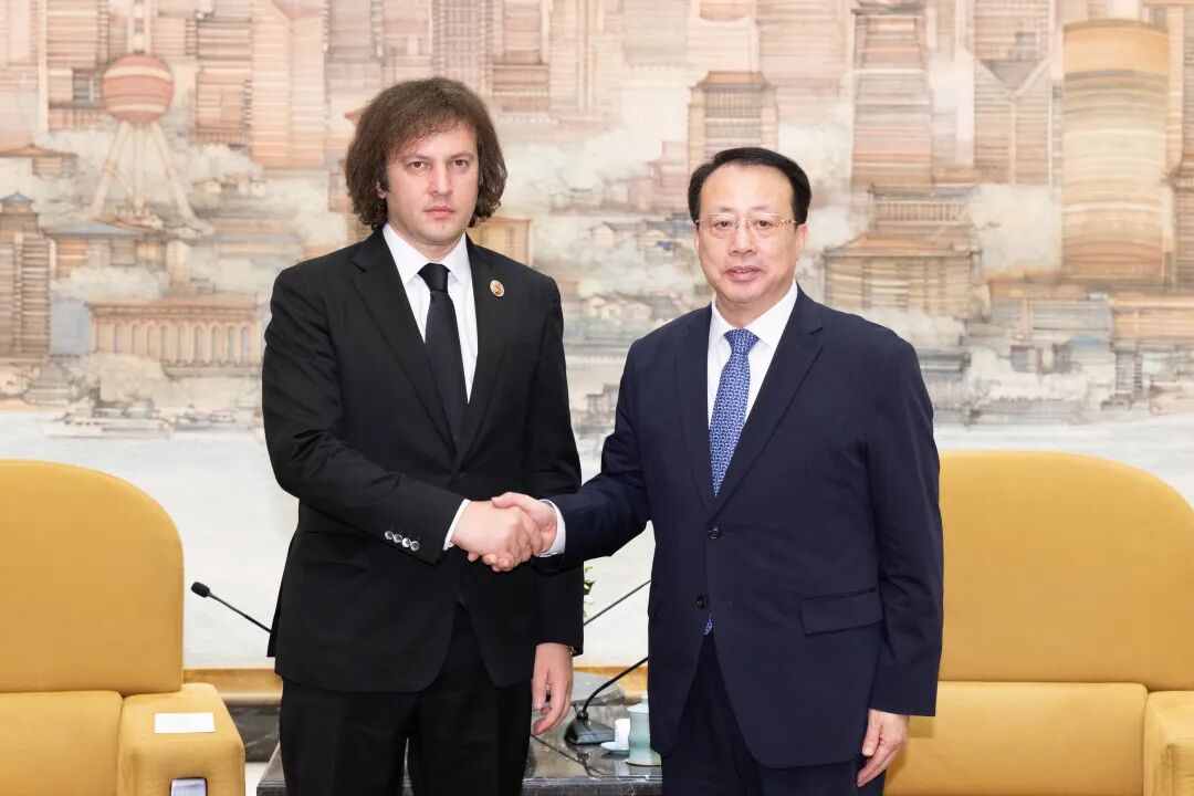 龚正会见2026年中韩工商领导人经济会议嘉宾代表团